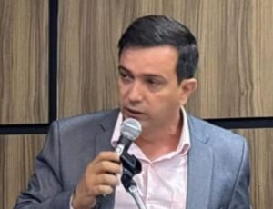 Alan teria sido convidado para conversa
